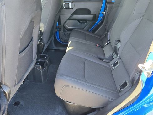 Used 2022 Jeep Gladiator Overland w/ LED Lighting Group image 13