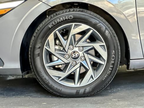 Used 2024 Hyundai Elantra SEL FWD image 24