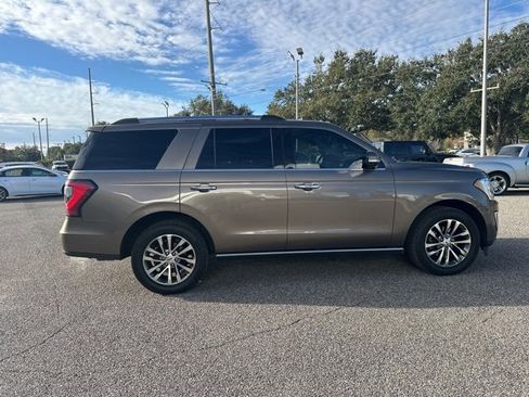 Used 2018 Ford Expedition Limited w/ Equipment Group 301A image 4