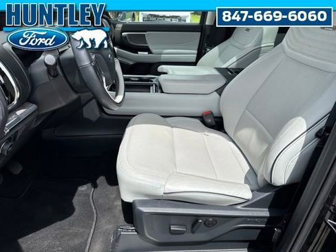 Used 2025 Ford Expedition Platinum w/ Platinum Ultimate Package AWD/4WD image 18