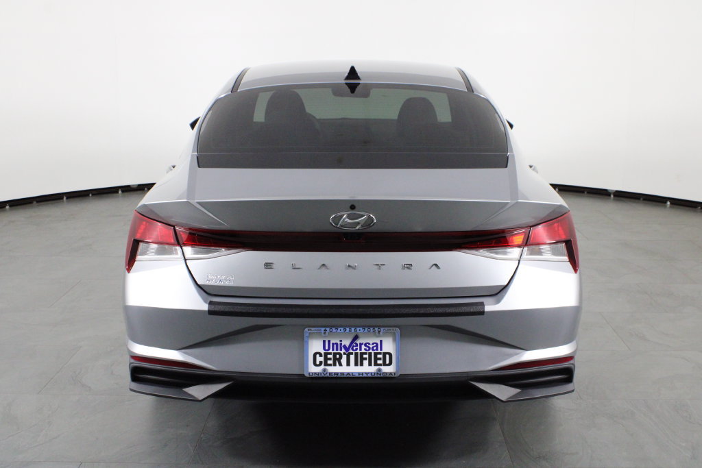 Certified 2022 Hyundai Elantra SEL FWD image 11