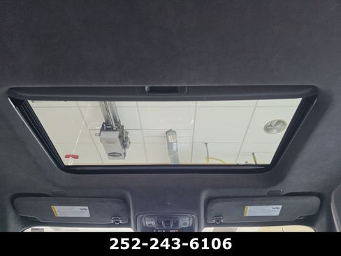 Used 2024 GMC Sierra 2500 Denali Ultimate AWD/4WD image 13