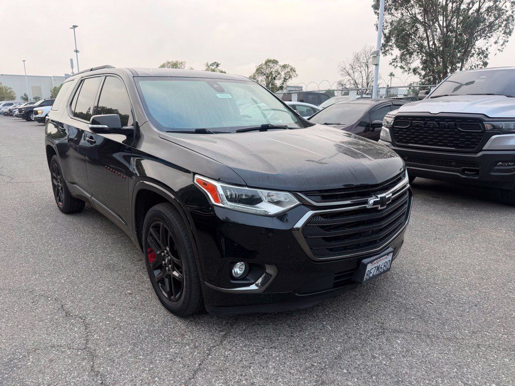 Used 2018 Chevrolet Traverse Premier w/ Redline Edition AWD/4WD image 2