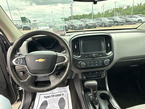 Used 2018 Chevrolet Colorado W/T w/ WT Convenience Package AWD/4WD image 17