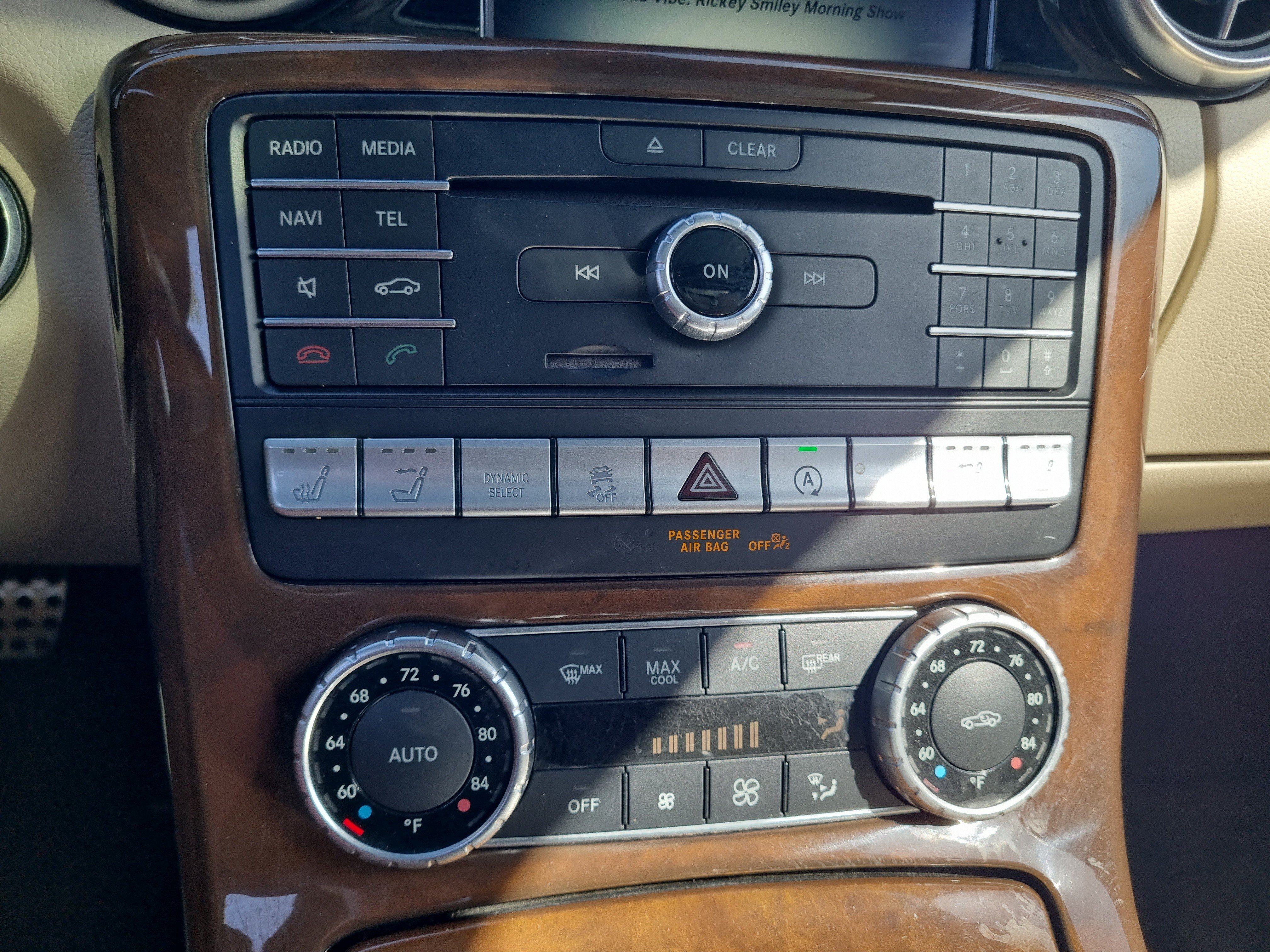 Used 2020 Mercedes-Benz SLC 300 w/ Premium Package image 26