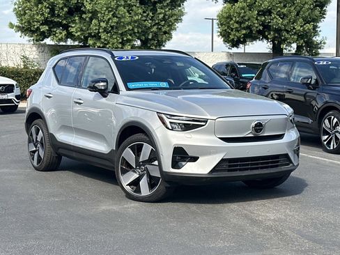 Certified 2023 Volvo XC40 Recharge Plus image 1