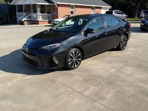 Used 2017 Toyota Corolla SE w/ Carpet Mat Package (TMS) FWD image 1