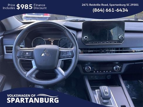 Used 2022 Mitsubishi Outlander SE image 13