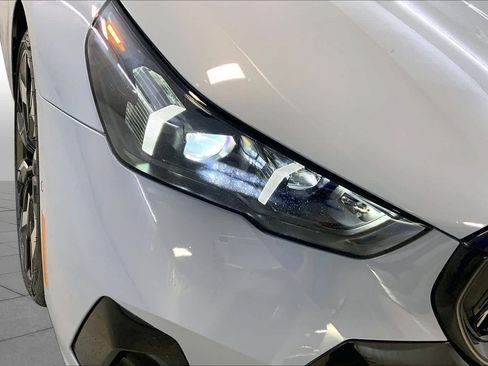 Used 2024 BMW i5 eDrive40i w/ Executive Package RWD image 26