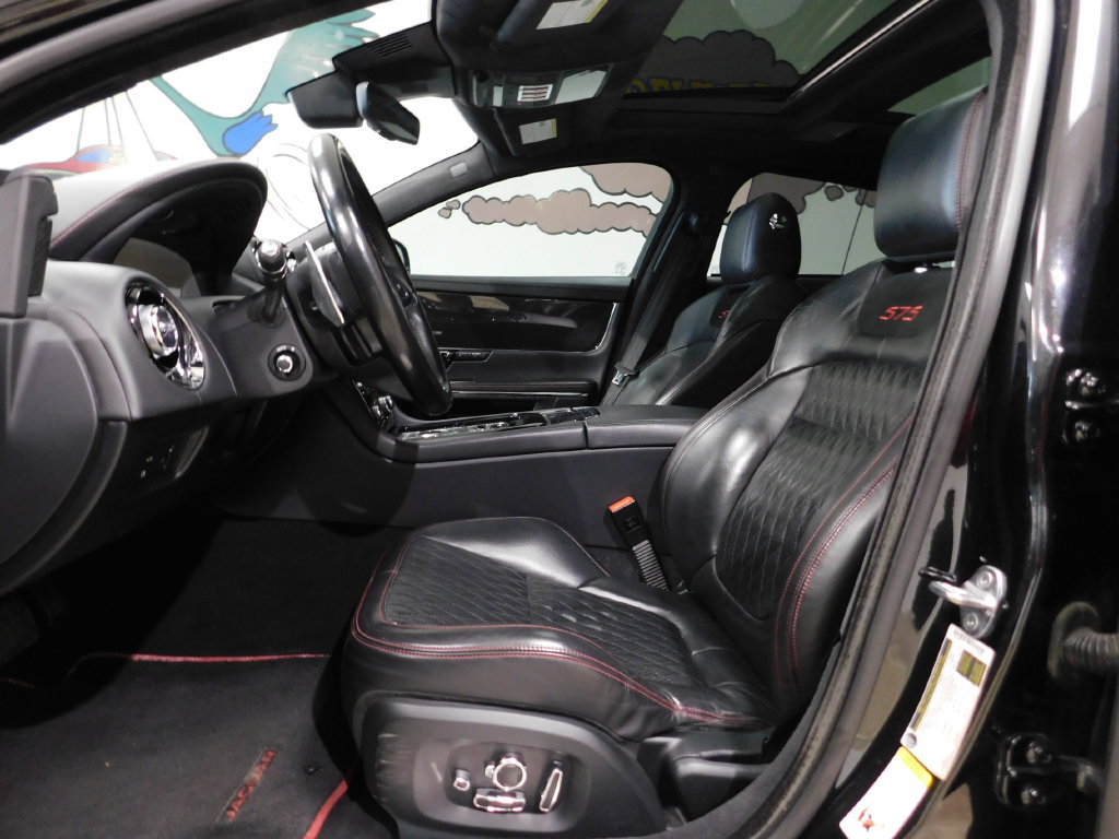 Used 2018 Jaguar XJ RWD image 33