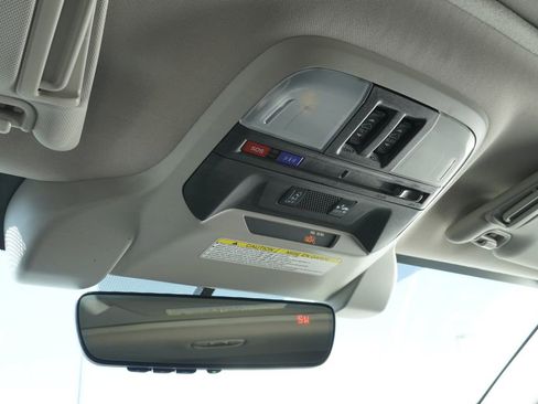 Used 2021 Subaru Crosstrek 2.5i Sport w/ Moonroof Package AWD/4WD image 16