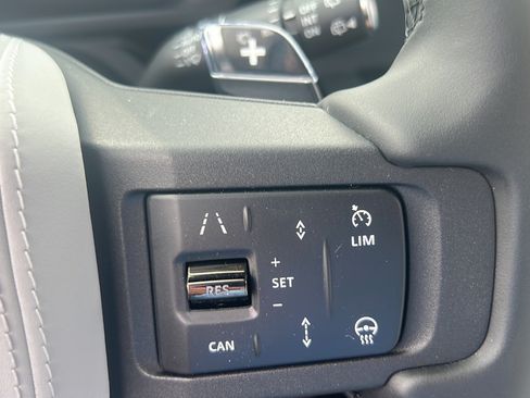 New 2026 Land Rover Defender 110 AWD/4WD image 35