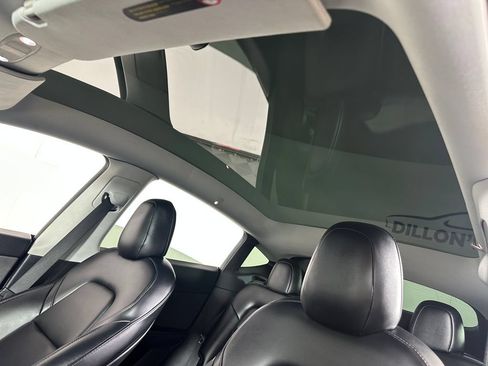 Used 2021 Tesla Model Y Long Range AWD/4WD image 31
