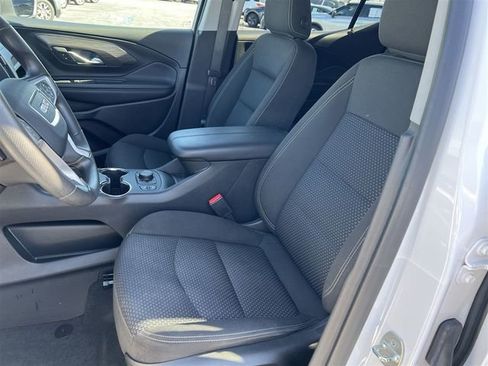 Used 2023 GMC Terrain SLE w/ Driver Convenience Package image 17