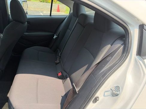 Used 2022 Toyota Corolla LE FWD image 6
