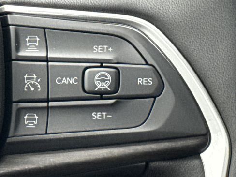 New 2026 Jeep Grand Cherokee L Limited w/ Limited Altitude Package RWD image 21
