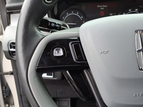 Used 2022 Lincoln Corsair AWD w/ Premium Package image 17