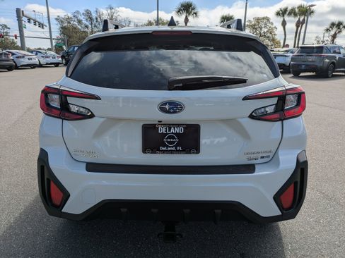 Used 2024 Subaru Crosstrek 2.0i Premium image 4
