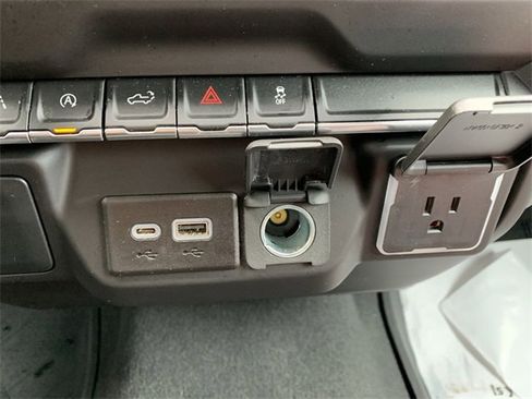 Used 2023 Chevrolet Silverado 1500 Custom image 26