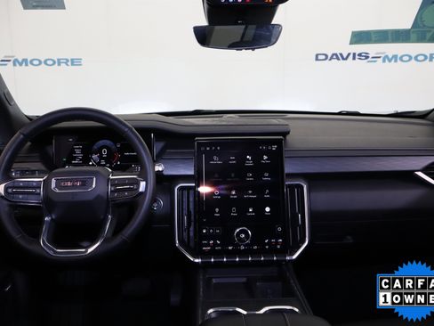 Used 2026 GMC Acadia Elevation w/ Elevation Premium Package AWD/4WD image 16