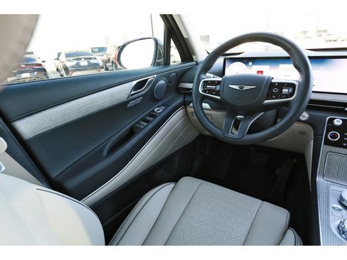 Used 2025 Genesis GV80 2.5T Prestige image 9