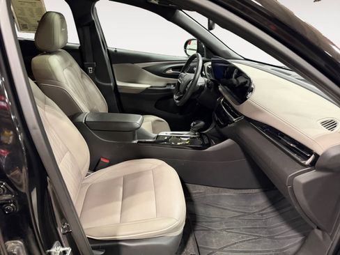 Used 2025 Buick Envista Avenir FWD image 16