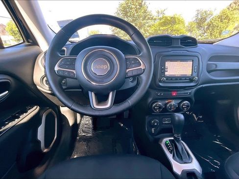 Used 2015 Jeep Renegade Latitude w/ Popular Equipment Group AWD/4WD image 7