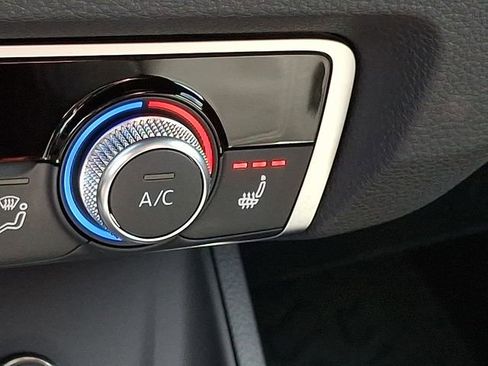 Used 2025 Audi Q3 2.0T Premium w/ Convenience Package image 24