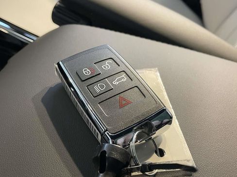 New 2026 Land Rover Range Rover Sport Dynamic SE AWD/4WD image 39