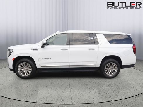 Used 2024 GMC Yukon XL Denali RWD image 3