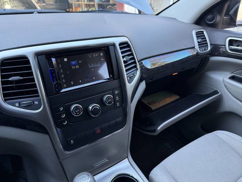 Used 2011 Jeep Grand Cherokee Laredo image 11