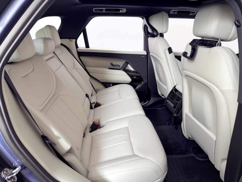 New 2027 Land Rover Range Rover Sport SE AWD/4WD image 29
