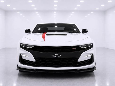 Used 2019 Chevrolet Camaro SS RWD image 8
