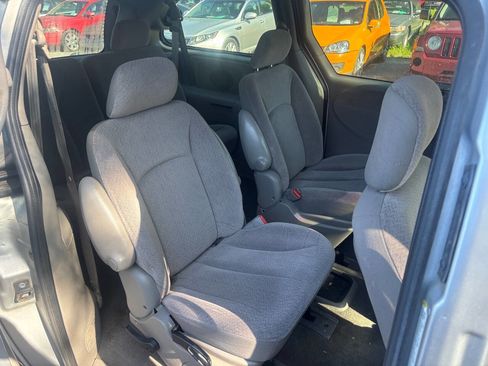 Used 2001 Dodge Grand Caravan Sport image 17