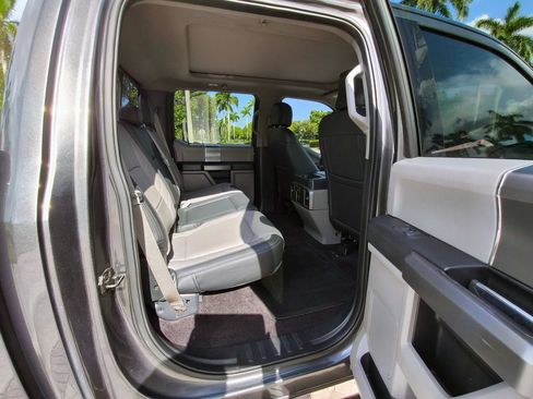Used 2016 Ford F150 XLT w/ Equipment Group 302A Luxury AWD/4WD image 37
