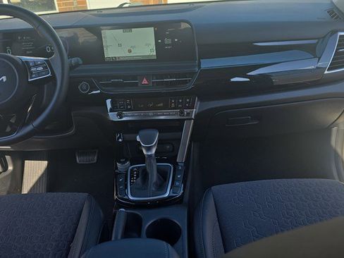 Used 2025 Kia Seltos S AWD/4WD image 14