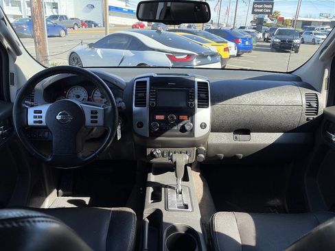 Used 2015 Nissan Frontier PRO-4X w/ Pro-4x Luxury Package AWD/4WD image 26