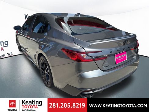 Used 2025 Toyota Camry SE w/ Convenience Package image 5