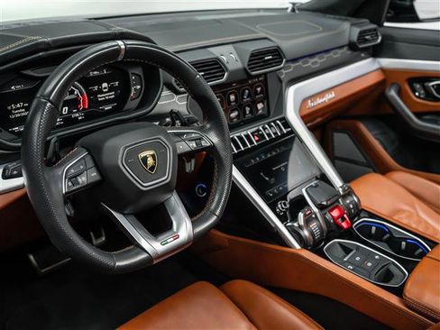 Used 2019 Lamborghini Urus image 19