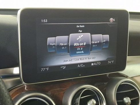 Used 2019 Mercedes-Benz GLC 300 4MATIC image 4