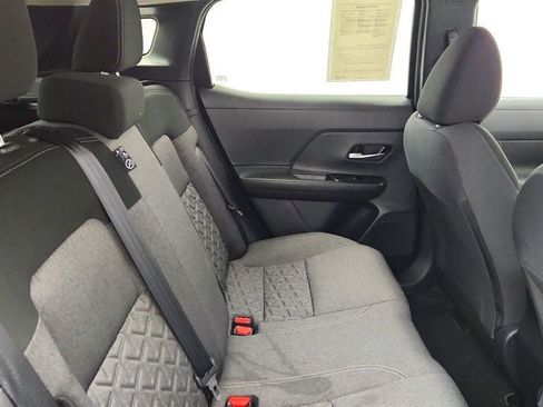 Used 2025 Nissan Kicks SV AWD/4WD image 21