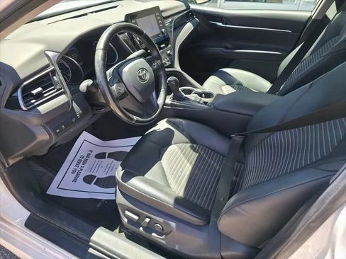 Used 2022 Toyota Camry SE w/ Convenience Package FWD image 14