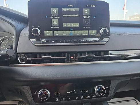 Used 2024 Mitsubishi Outlander SE image 18