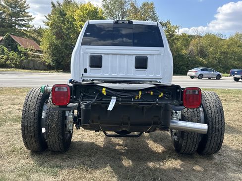 New 2026 RAM 5500 Tradesman AWD/4WD image 14