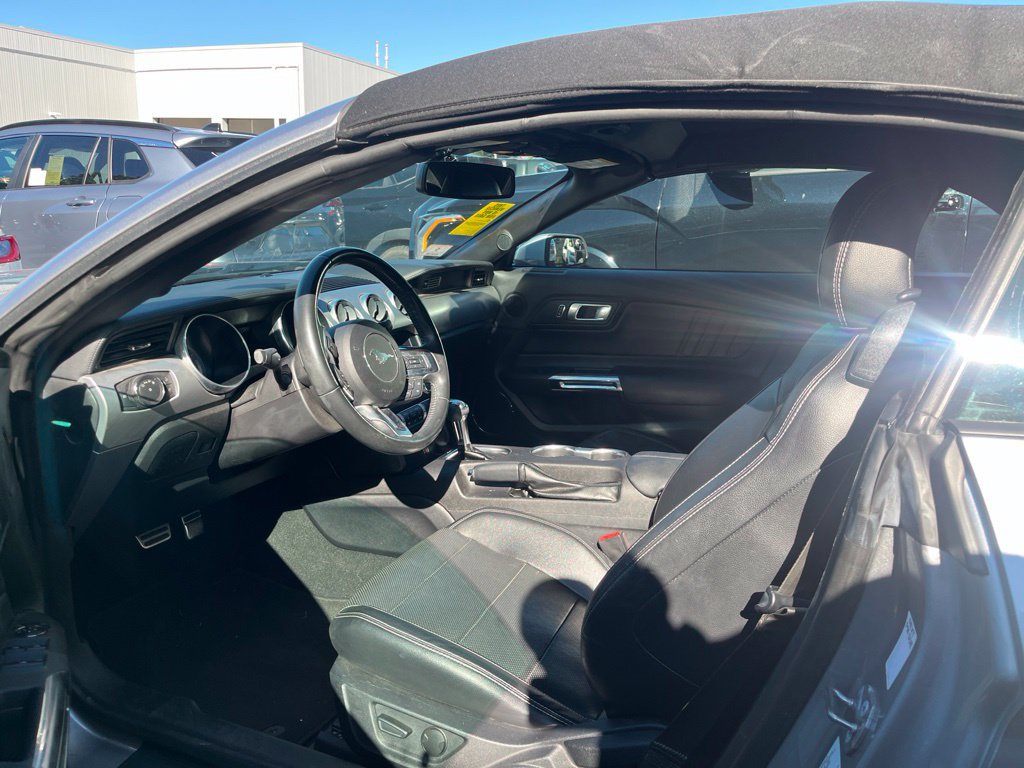 Used 2020 Ford Mustang Premium RWD image 4