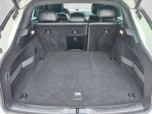 Used 2019 Maserati Levante image 6