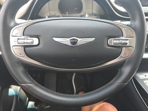 Used 2025 Genesis GV70 2.5T AWD/4WD image 15
