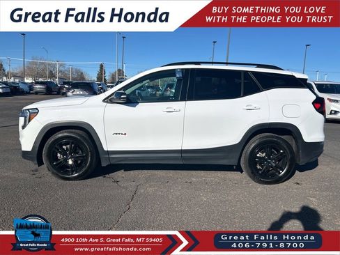 Used 2023 GMC Terrain AT4 image 4