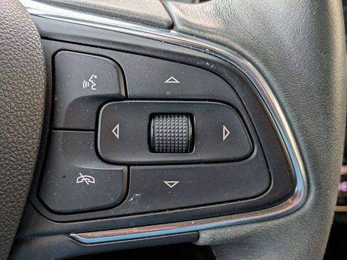 Used 2023 Buick Envision Essence image 12