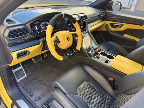 Used 2021 Lamborghini Urus image 55
